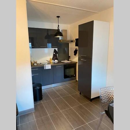 Le 12 Du Temple - Plein Coeur Centre Ville, Residence Privee, 5Mn Gare Sncf, Wifi Et Netflix Niort Exterior foto